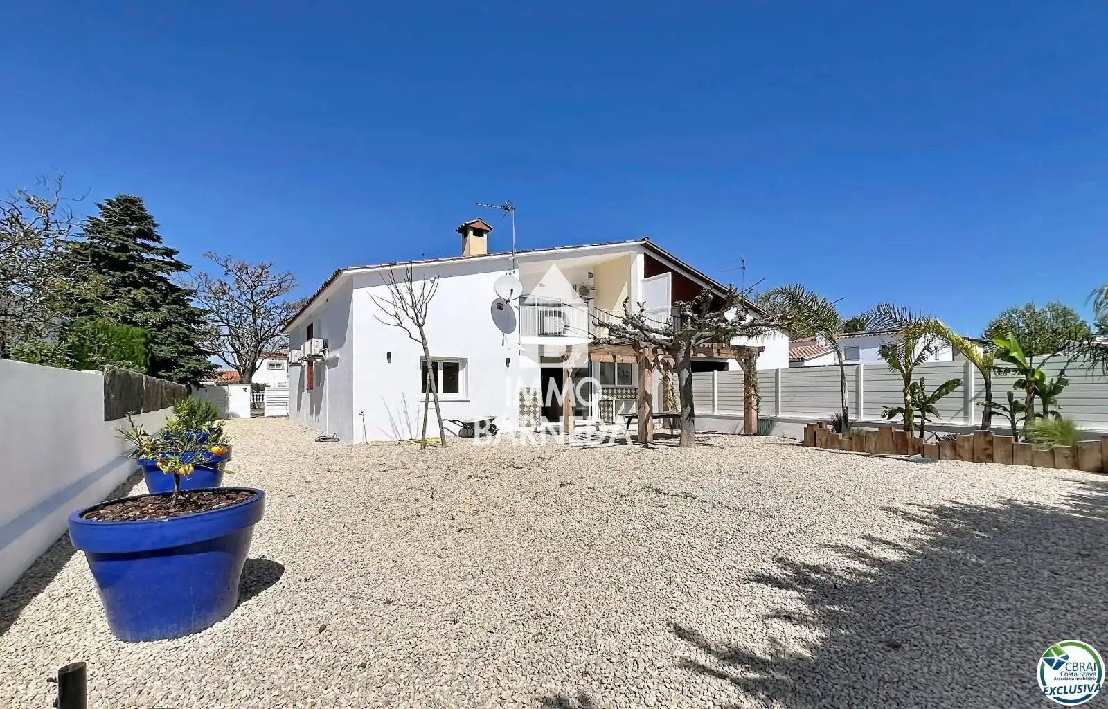 Vista exterior de Casa o xalet en venda en Empuriabrava amb Aire condicionat, Calefacció i Jardí privat