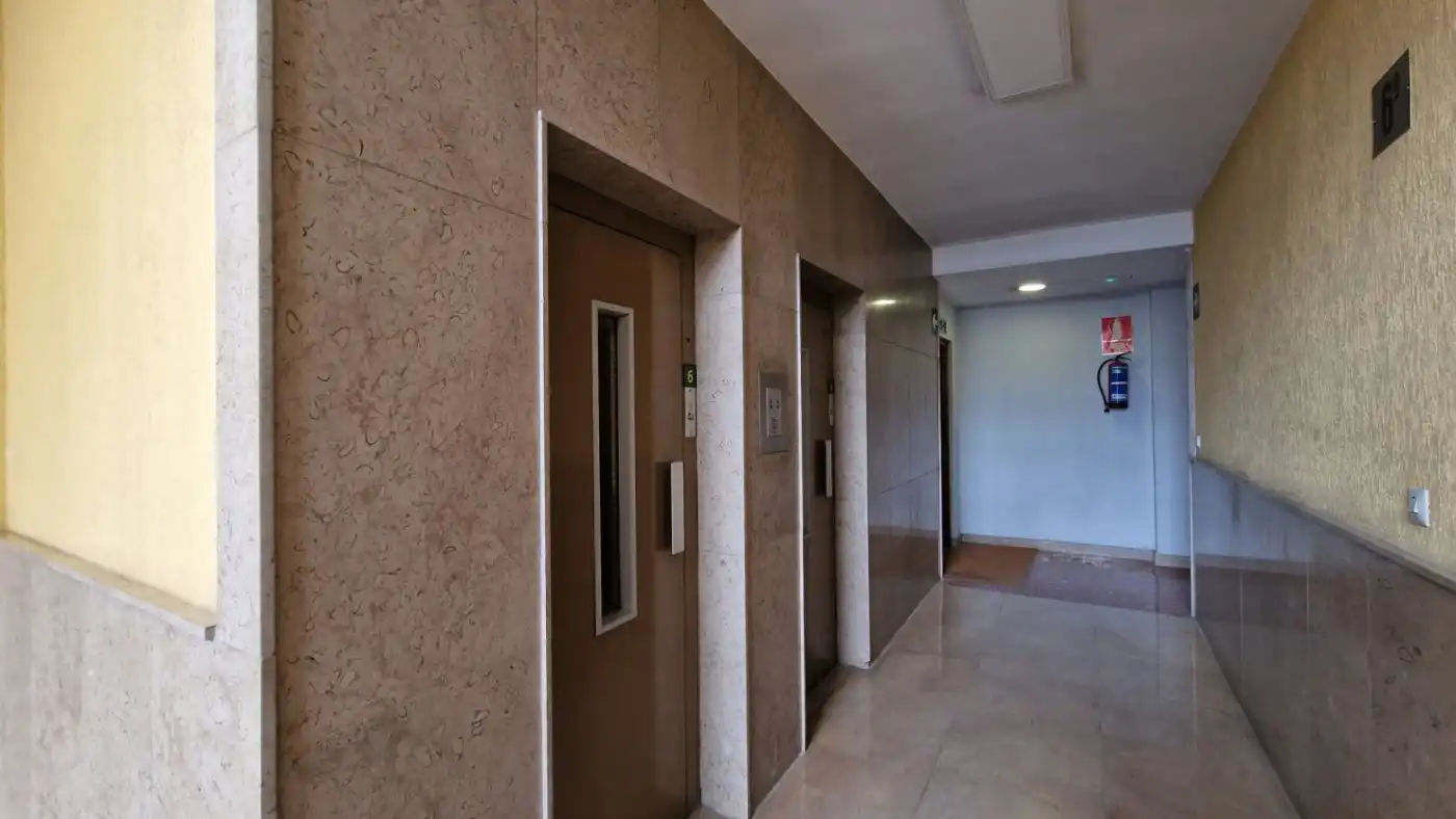 Office space with lift for sale in Calle Rodriguez Arias 71 bis, imagen 19