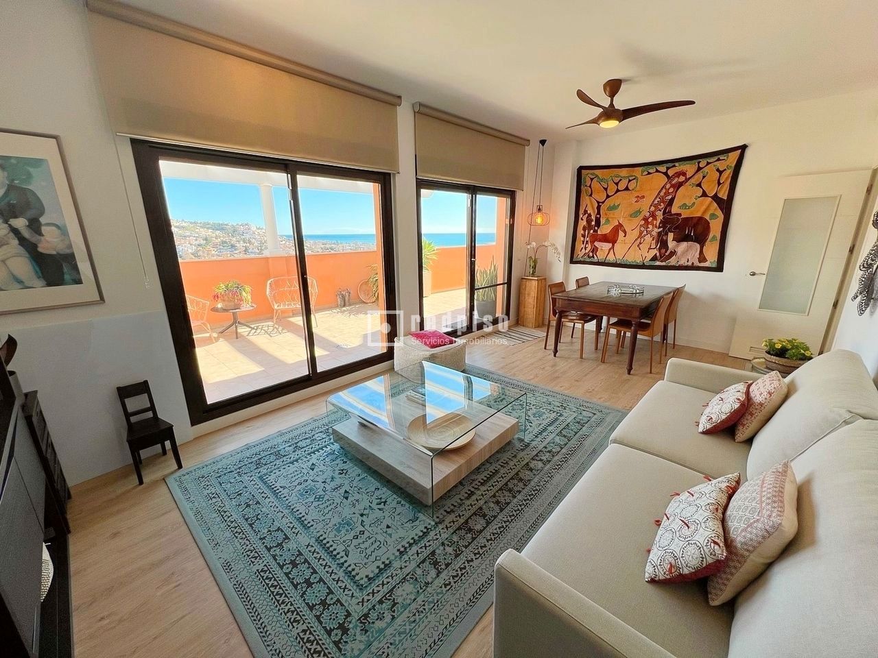 Sala d'estar de Àtic en venda en Rincón de la Victoria amb Aire condicionat, Calefacció i Jardí privat