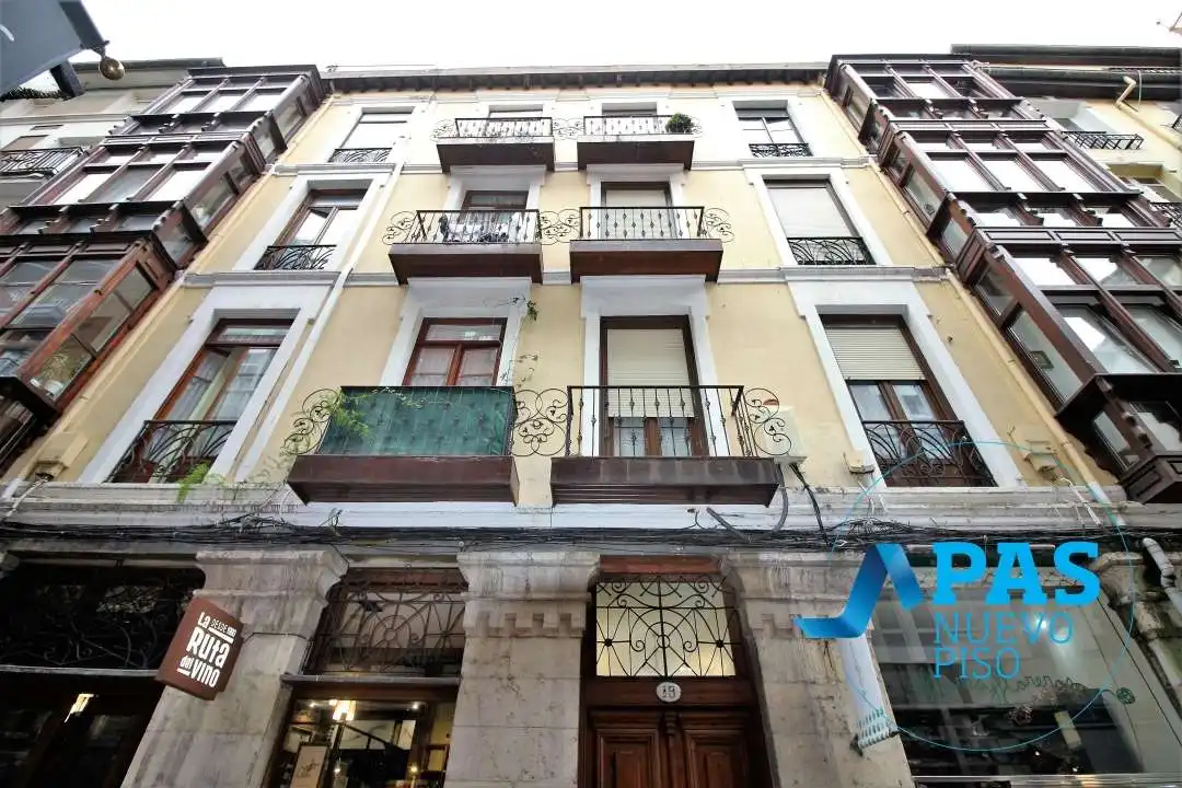 Vista exterior de Pis en venda en Santander amb Calefacció i Balcó