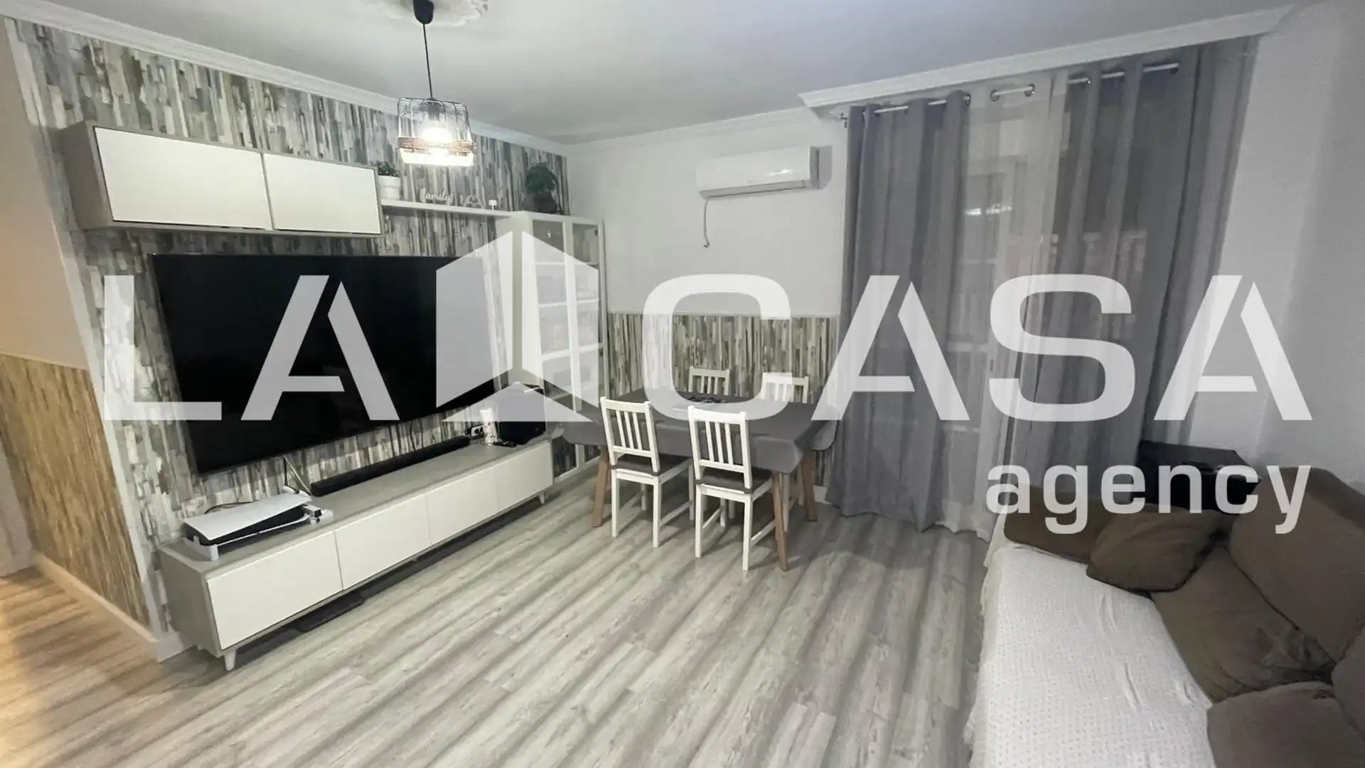 Dormitori de Pis en venda en Dos Hermanas amb Aire condicionat