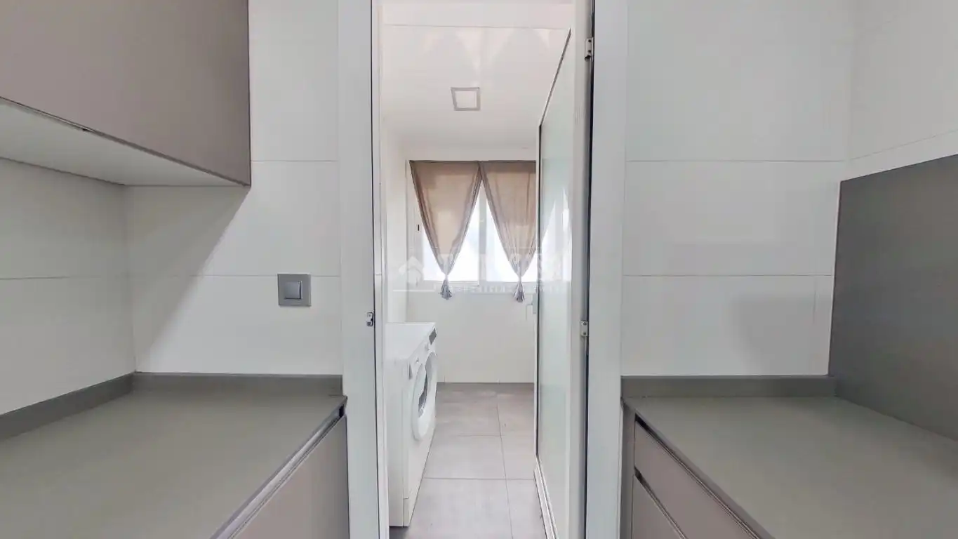Baño de Piso en venta en Sabadell con Aire acondicionado