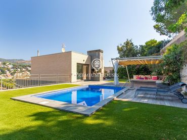 Casa amb balcó en venda a Alella