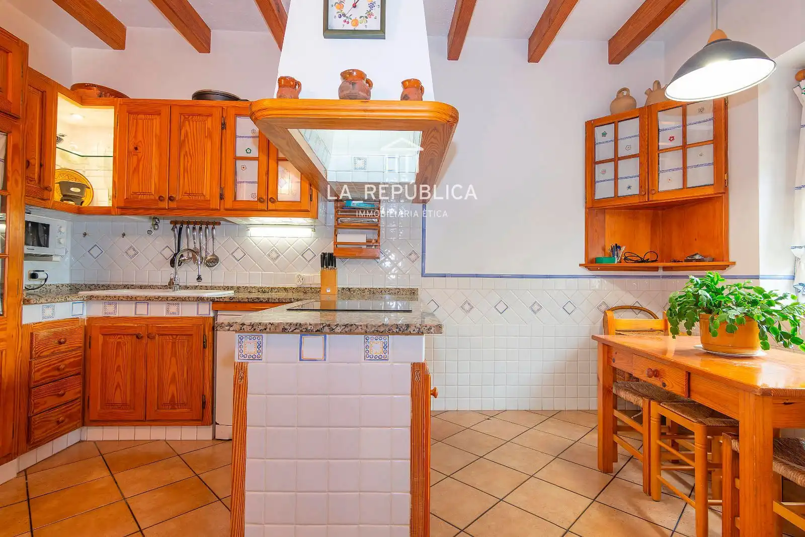 Cocina de Casa o chalet en venta en Cabrera de Mar con Aire acondicionado, Calefacción y Jardín privado