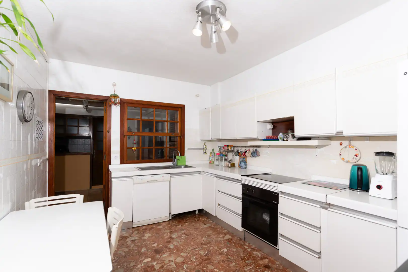 Cuina de Casa o xalet en venda en San Cristóbal de la Laguna amb Jardí privat, Terrassa i Traster