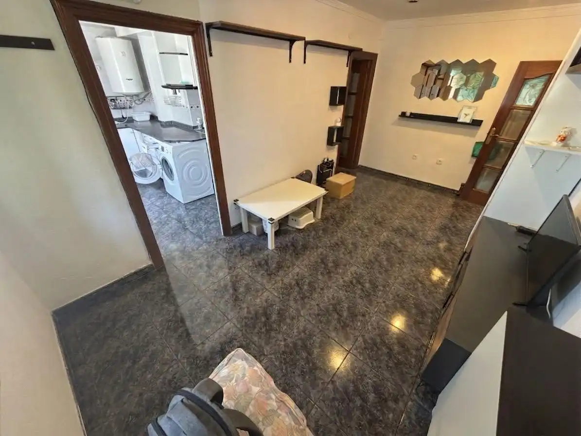 Flat for sale in Cornellà de Llobregat  with Air Conditioner, Oven and Washing machine