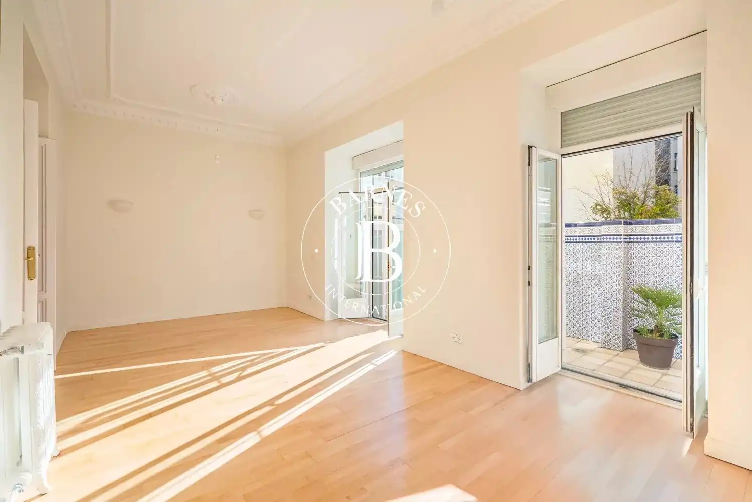 Außenansicht von Wohnung zum Verkauf in Madrid mit Klimaanlage, Heizung und Terrasse