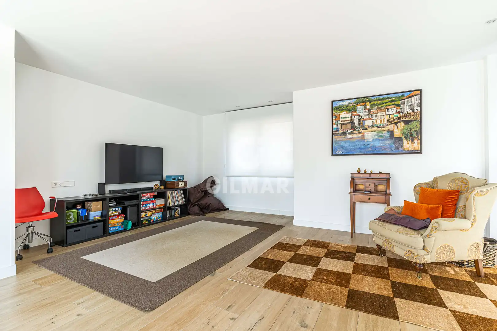 Wohnzimmer von Einfamilien-Reihenhaus zum Verkauf in Madrid mit Heizung, Privatgarten und Schwimmbad