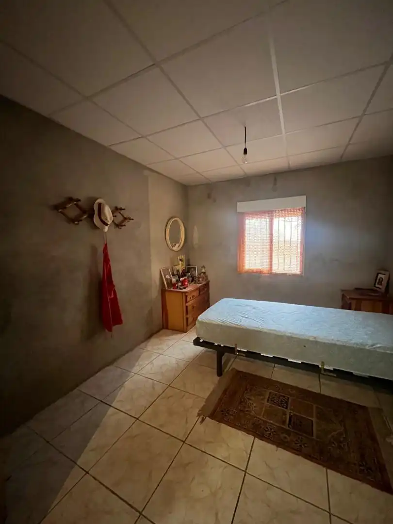 Habitación de Terreno industrial en venta en Bellvís