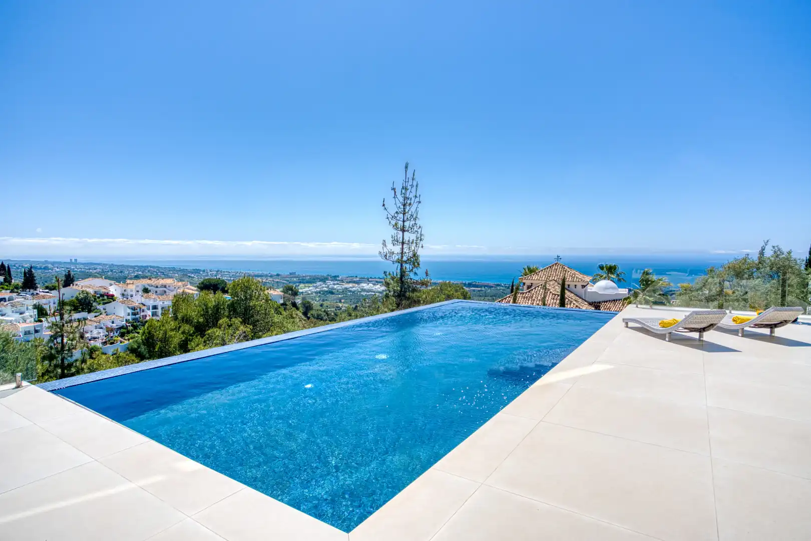 Casa amb terrassa en venda a Río Real - Los Monteros