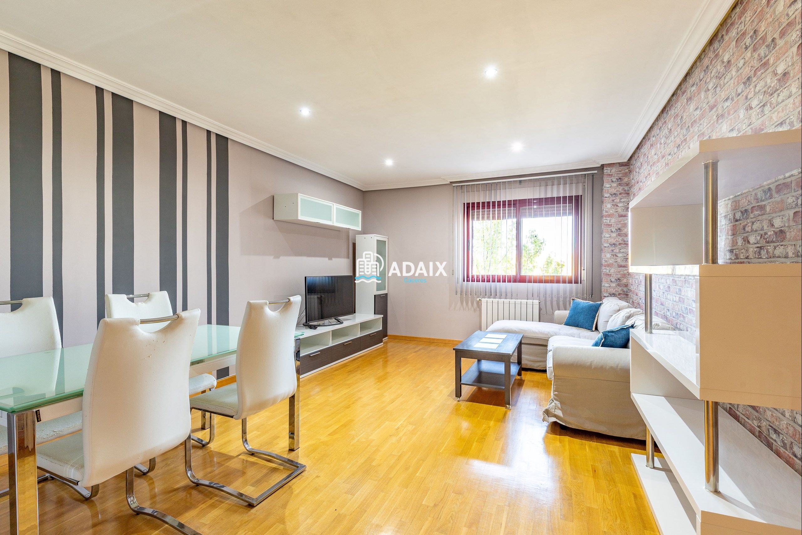 Sala de estar de Piso en venta en Cáceres Capital con Aire acondicionado, Calefacción y Piscina