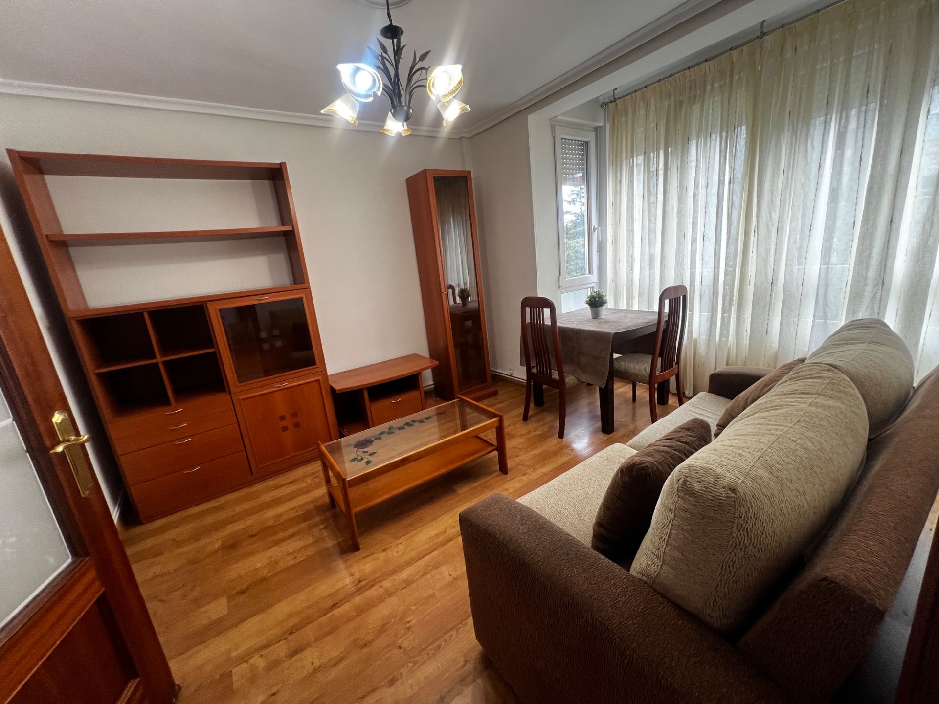 Habitación de Piso de alquiler en Torrelavega  con Calefacción, Parquet y Terraza