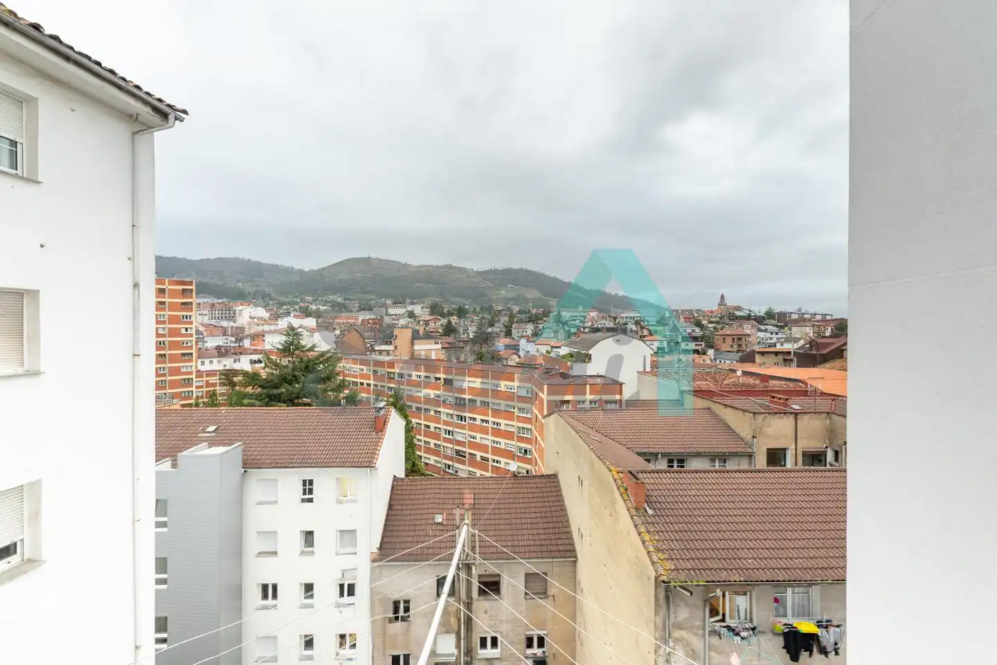Vista exterior de Piso en venta en Oviedo  con Calefacción, Parquet y Terraza