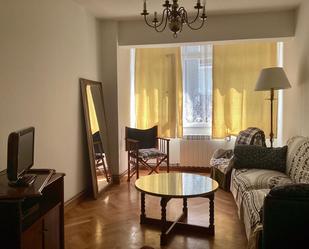 Sala d'estar de Pis de lloguer en A Coruña Capital  amb Calefacció i Moblat