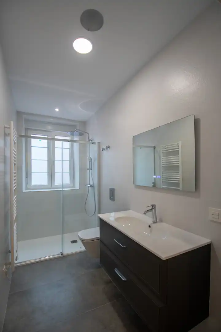 Baño de Piso en venta en Villaviciosa con Calefacción, Terraza y Domótica