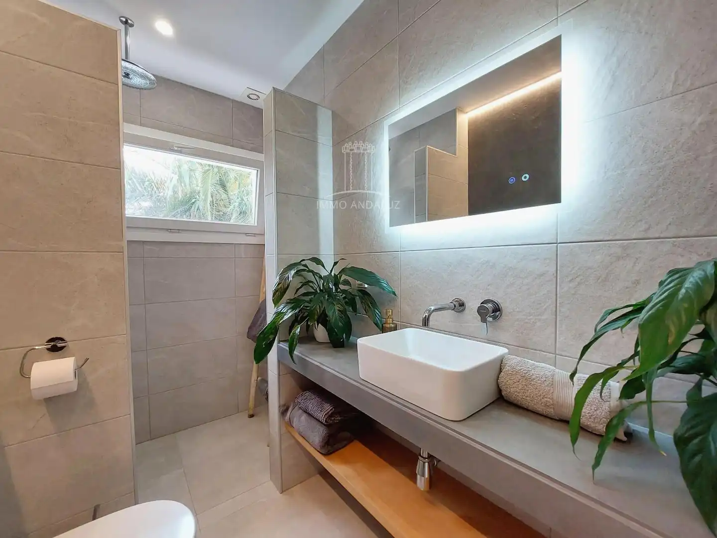 Badezimmer von Haus zum Verkauf in Chiclana de la Frontera mit Klimaanlage, Heizung und Schwimmbad