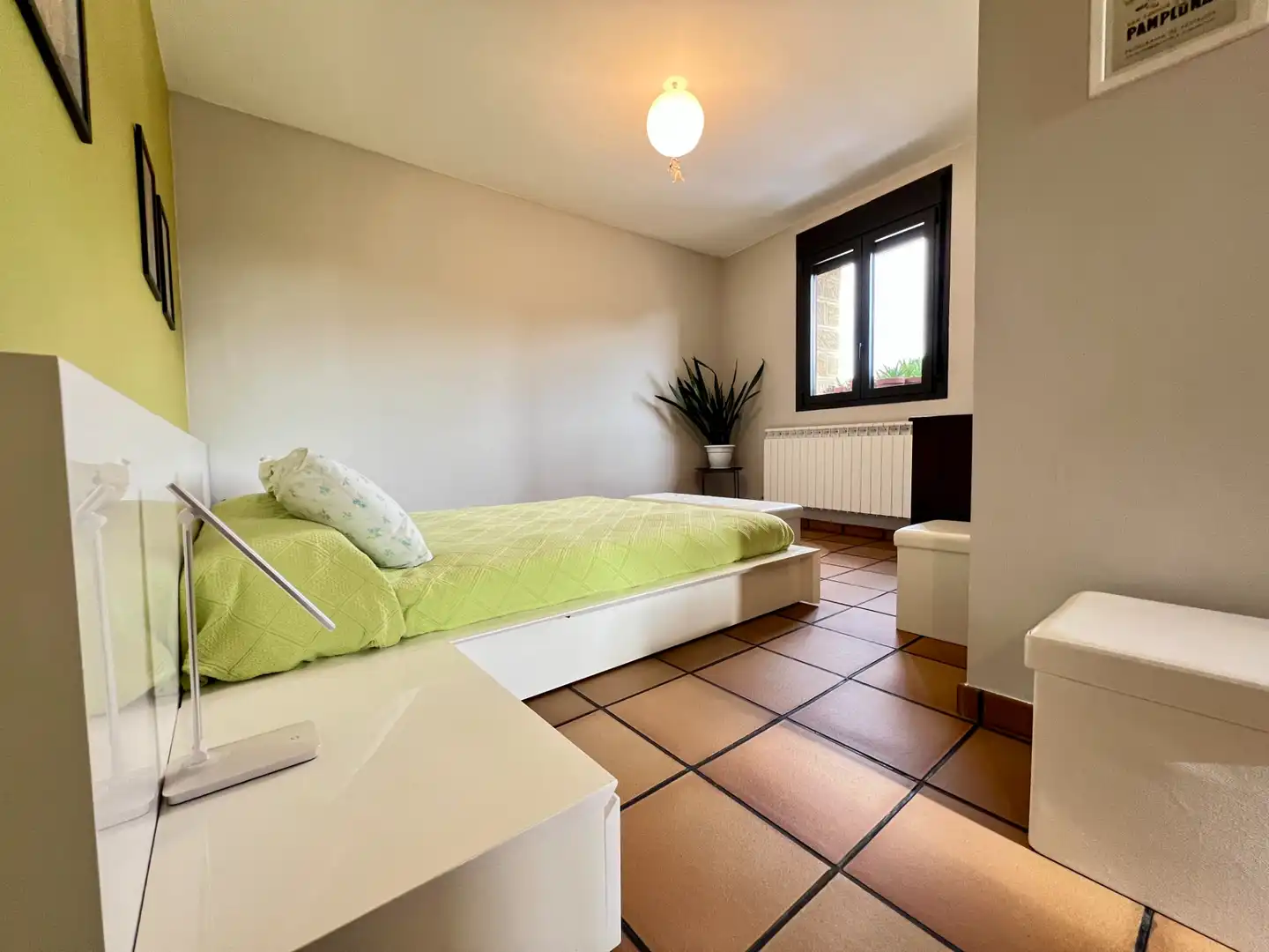 Habitación de Casa o chalet en venta en Ayerbe con Calefacción, Terraza y Amueblado