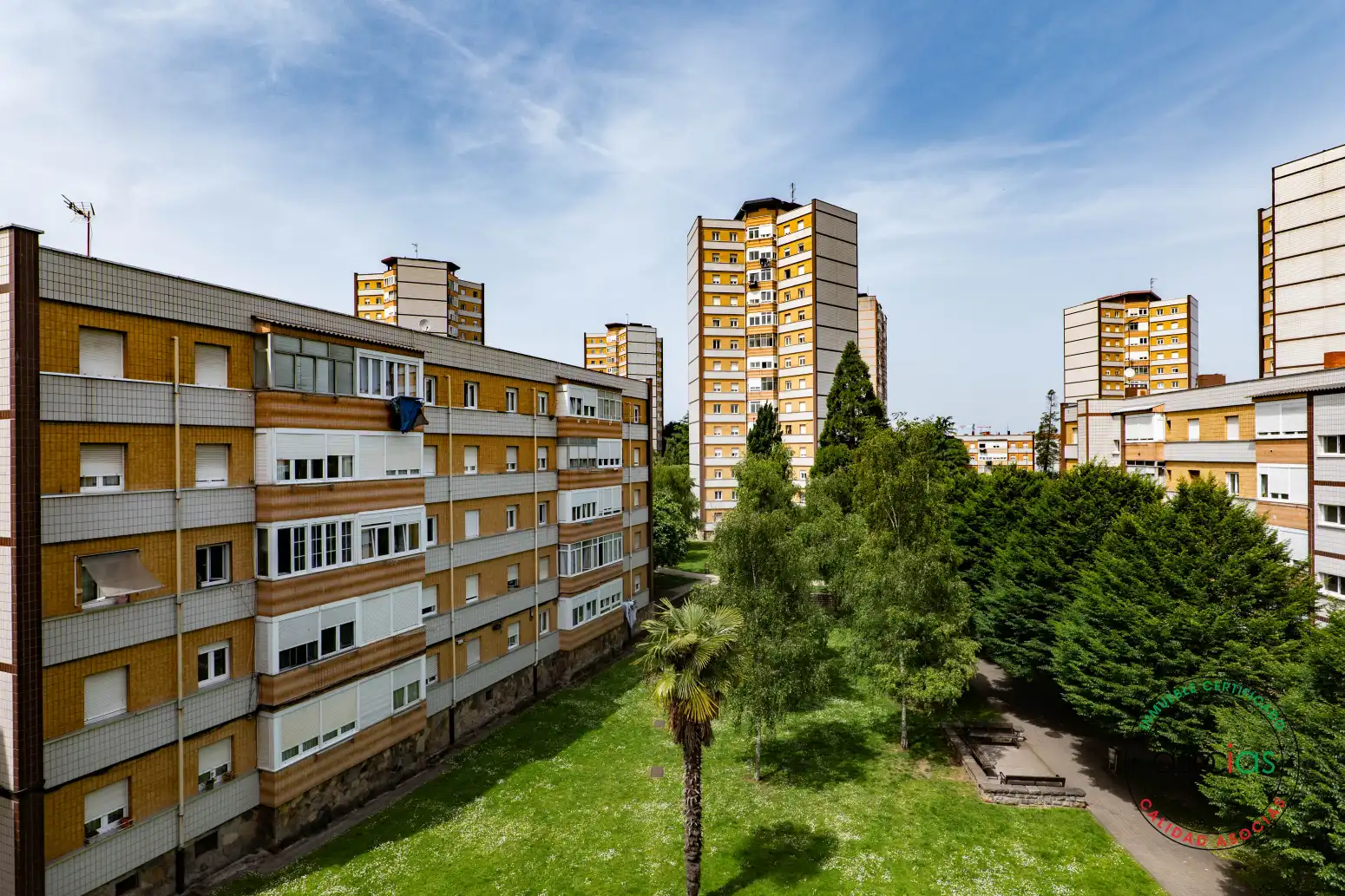 Vista exterior de Pis en venda en Gijón  amb Calefacció, Parquet i Terrassa
