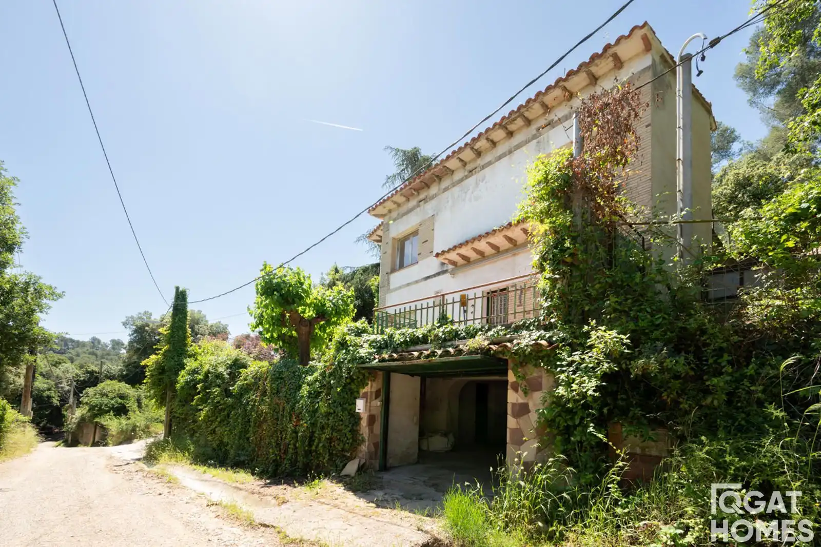 Vista exterior de Casa o xalet en venda en Molins de Rei amb Traster i Piscina