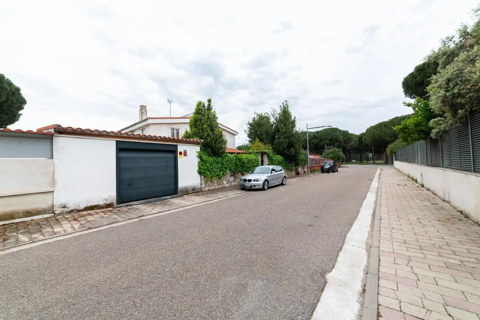 Vista exterior de Casa o chalet en venta en Valladolid con Calefacción, Jardín privado y Piscina