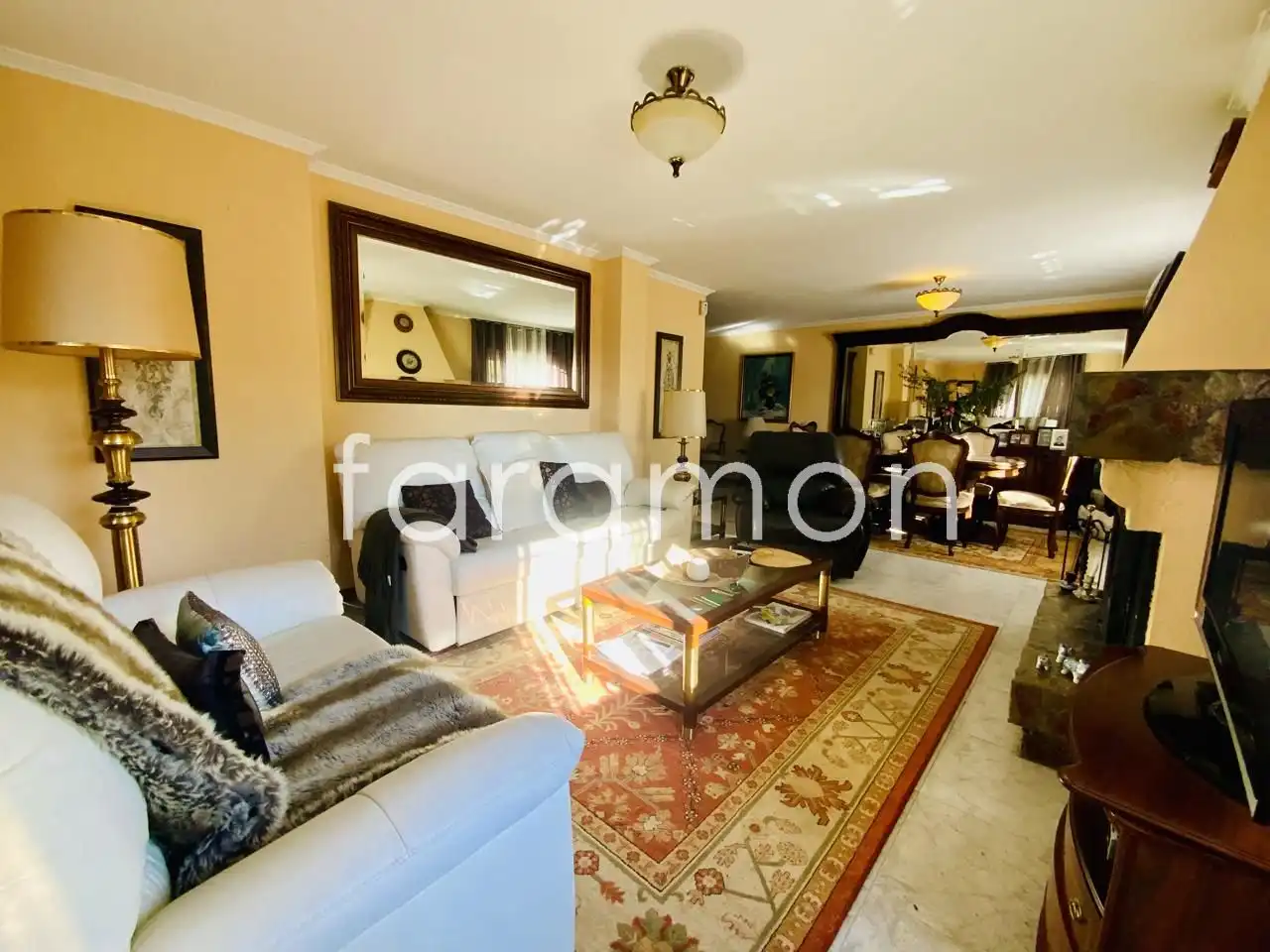 Sala de estar de Casa o chalet en venta en Carracedelo con Calefacción, Jardín privado y Terraza