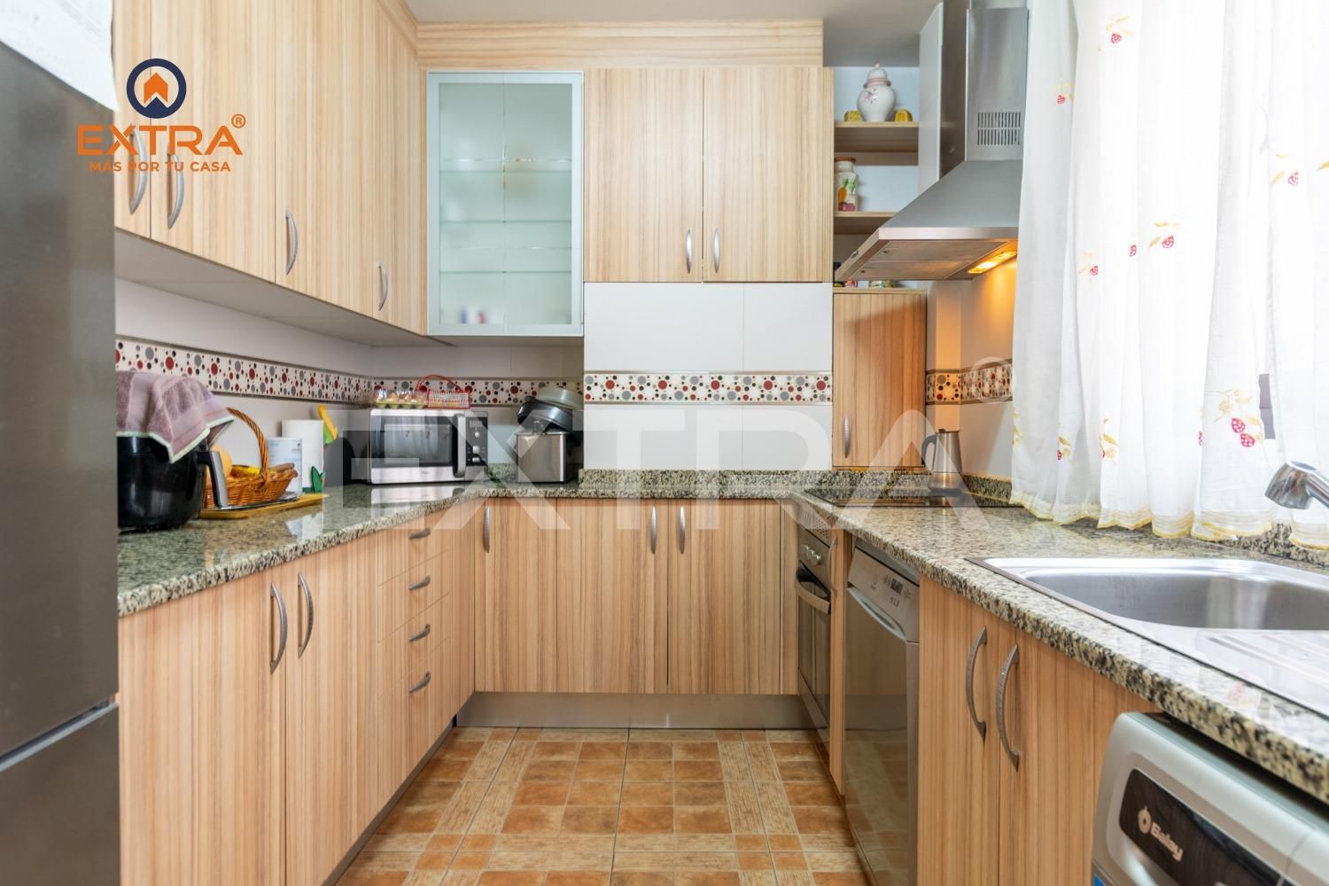 Flat for sale in Calle Azucenas, Valdeacederas, Tetuán