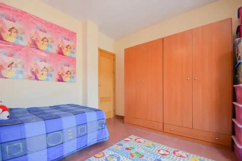 Dormitori de Casa o xalet en venda en Alhendín amb Jardí privat, Terrassa i Piscina comunitària