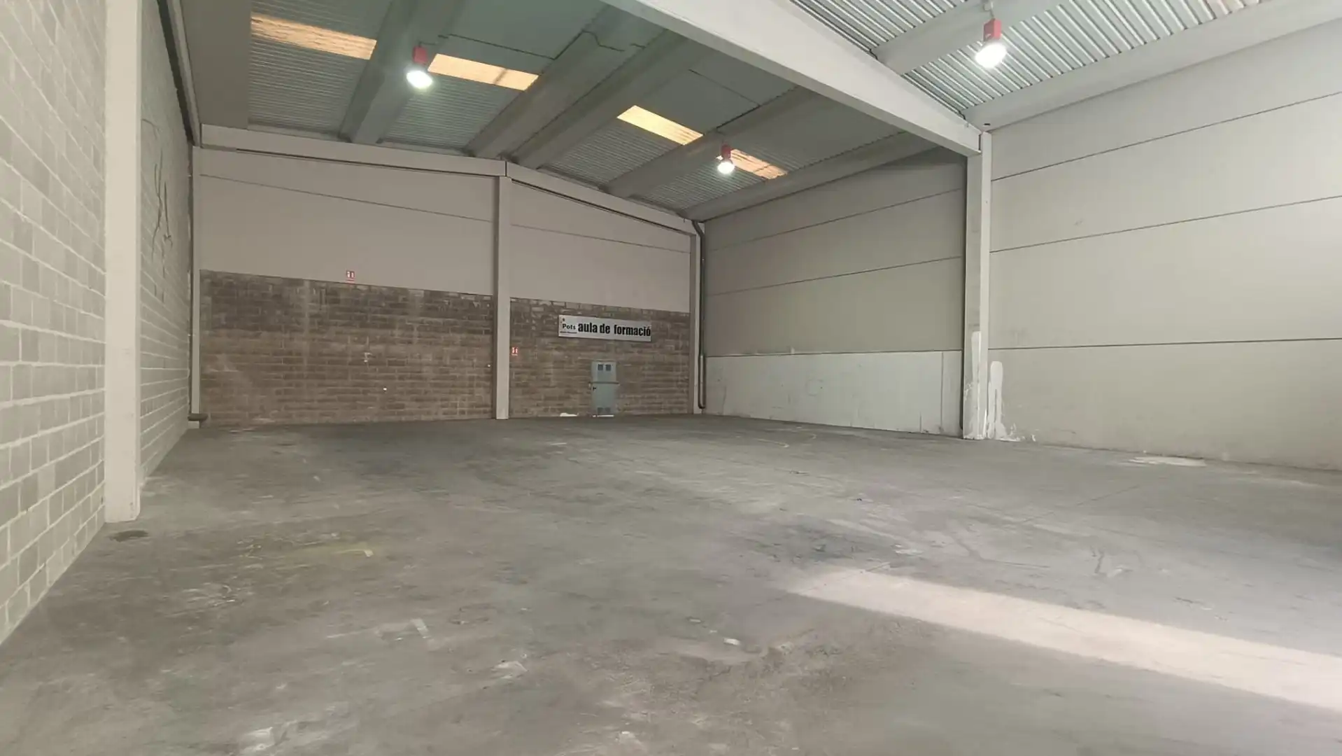 Industrial buildings for rent in Roquetes