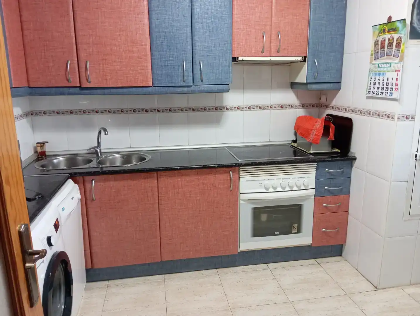 Cuina de Casa o xalet en venda en Villanueva de la Torre amb Aire condicionat i Piscina