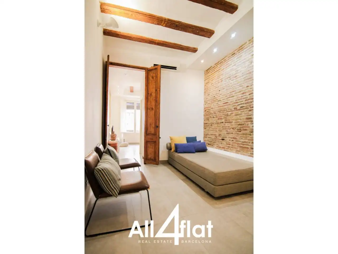 Flat with terrace for sale in Calle Nou de la Rambla, imagen 12
