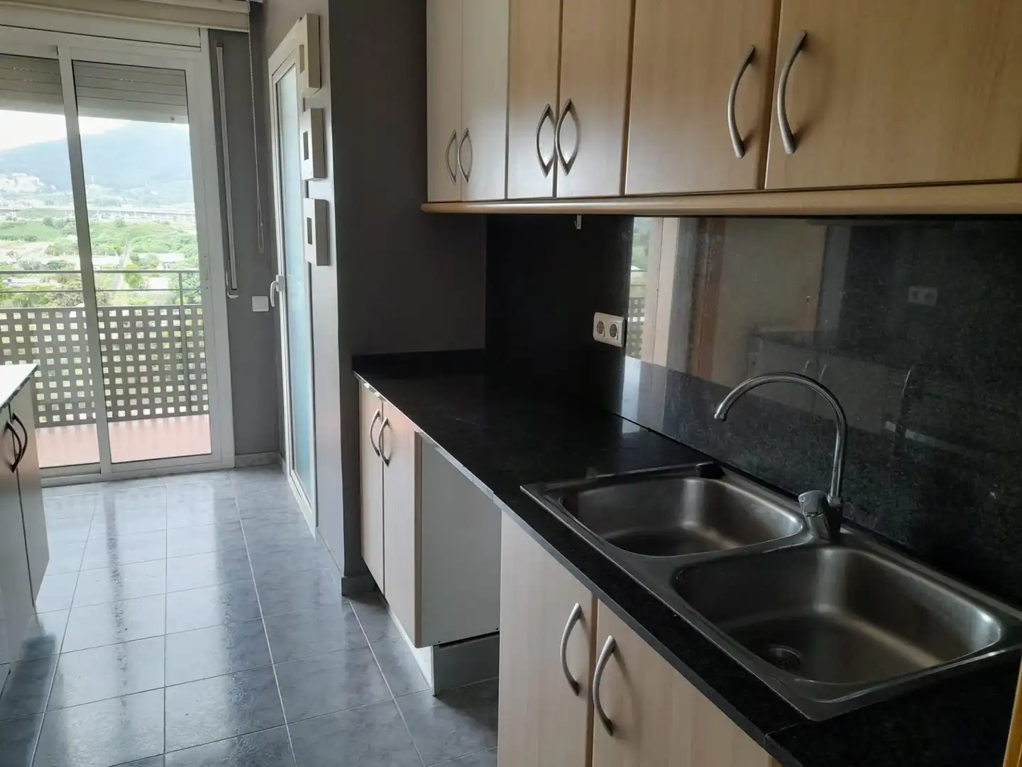 Cocina de Piso de alquiler en Sant Feliu de Llobregat con Aire acondicionado, Calefacción y Balcón