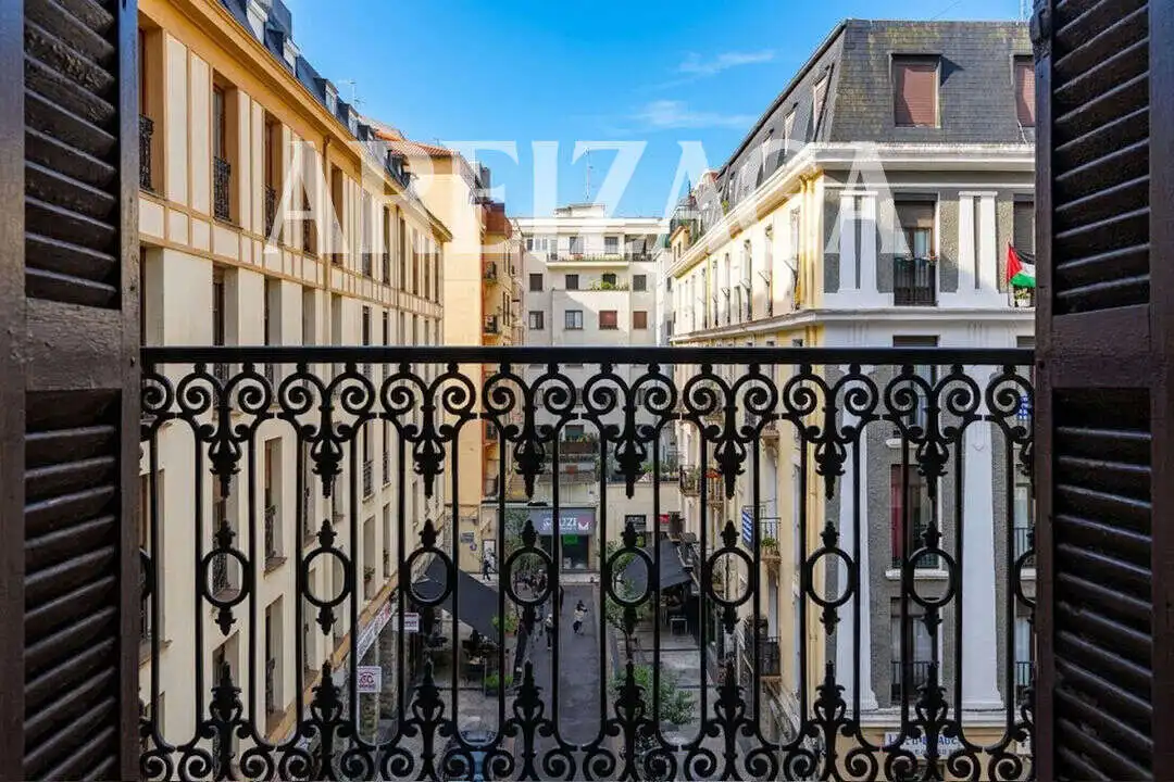 Exterior view of Flat for sale in Donostia - San Sebastián   with Heating