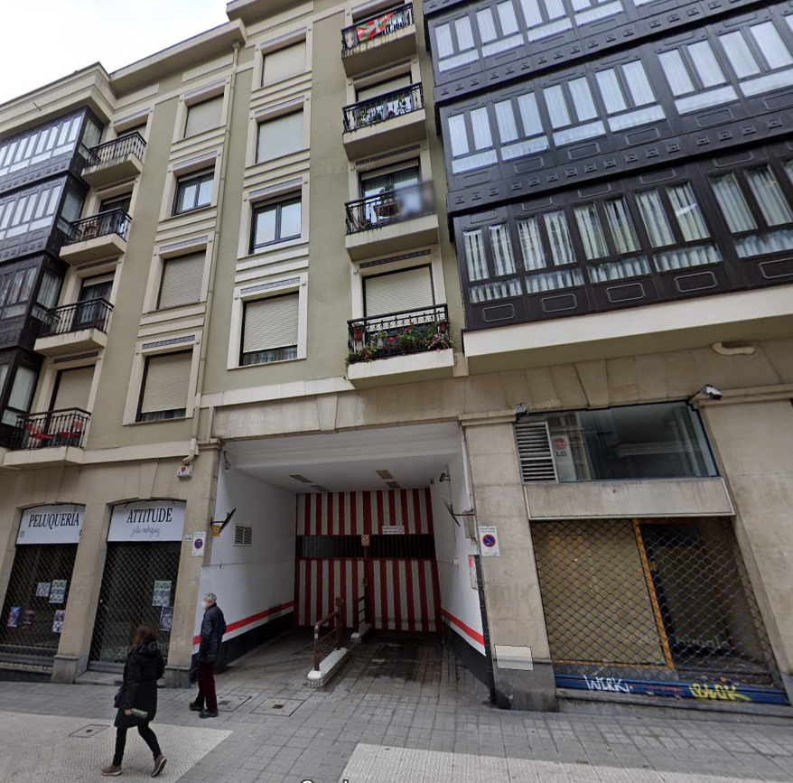 Vista exterior de Garatge en venda en Bilbao 