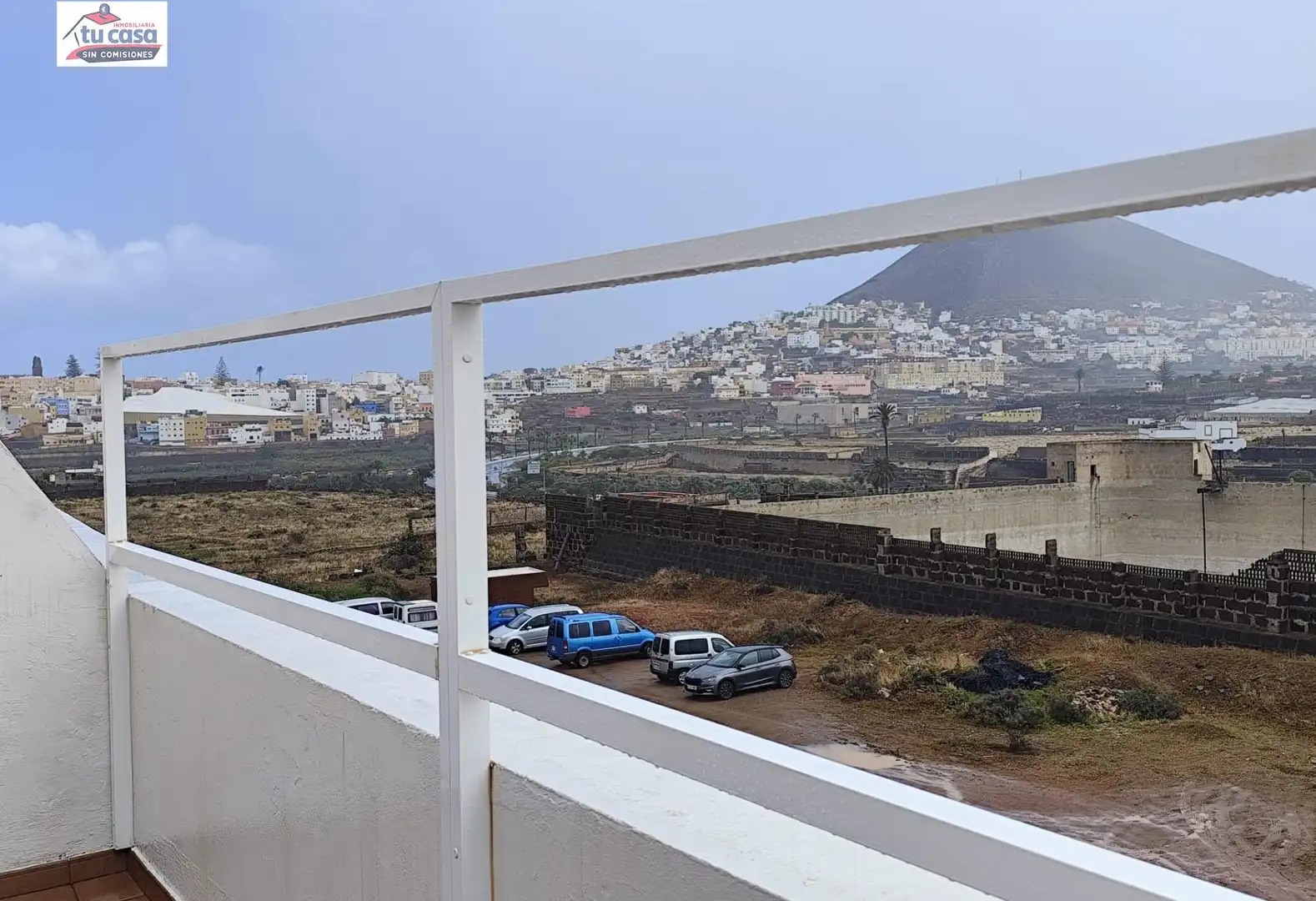 Vista exterior de Casa o xalet en venda en Gáldar amb Terrassa, Traster i Moblat