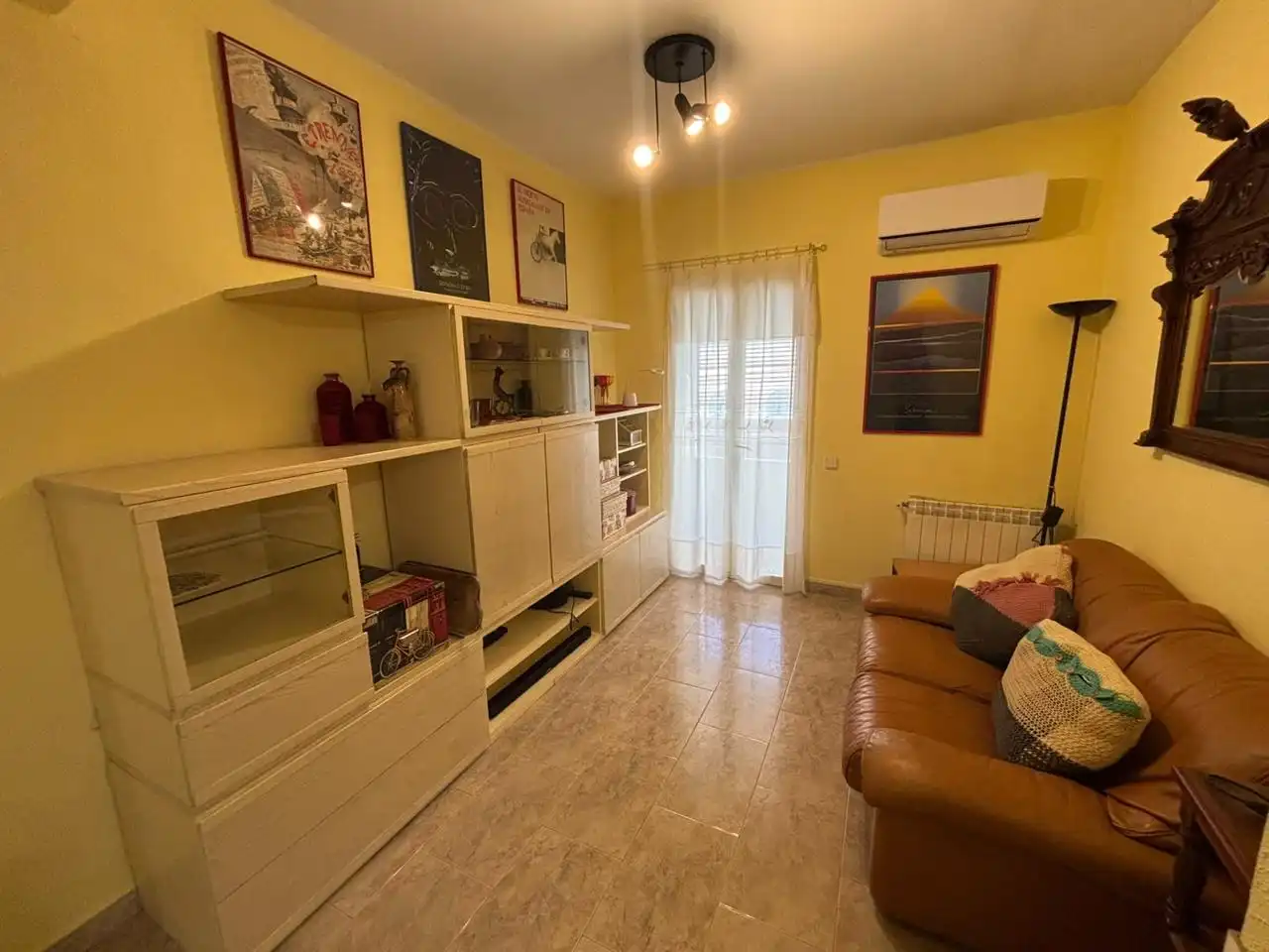 Living room of Flat for sale in Zaragoza  with Air Conditioner, Heating and Terrace
