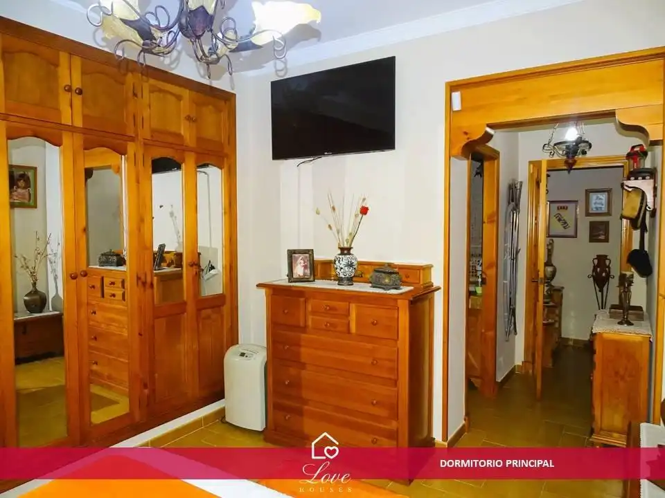 Bedroom of Houses for sale in Chiclana de la Frontera  with Air Conditioner, Heating and Private garden