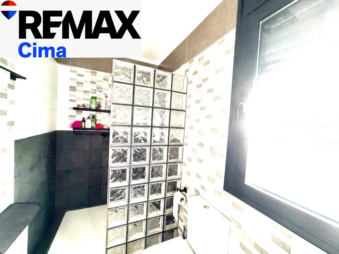 Baño de Casa o chalet en venta en Cúllar con Calefacción, Terraza y Trastero