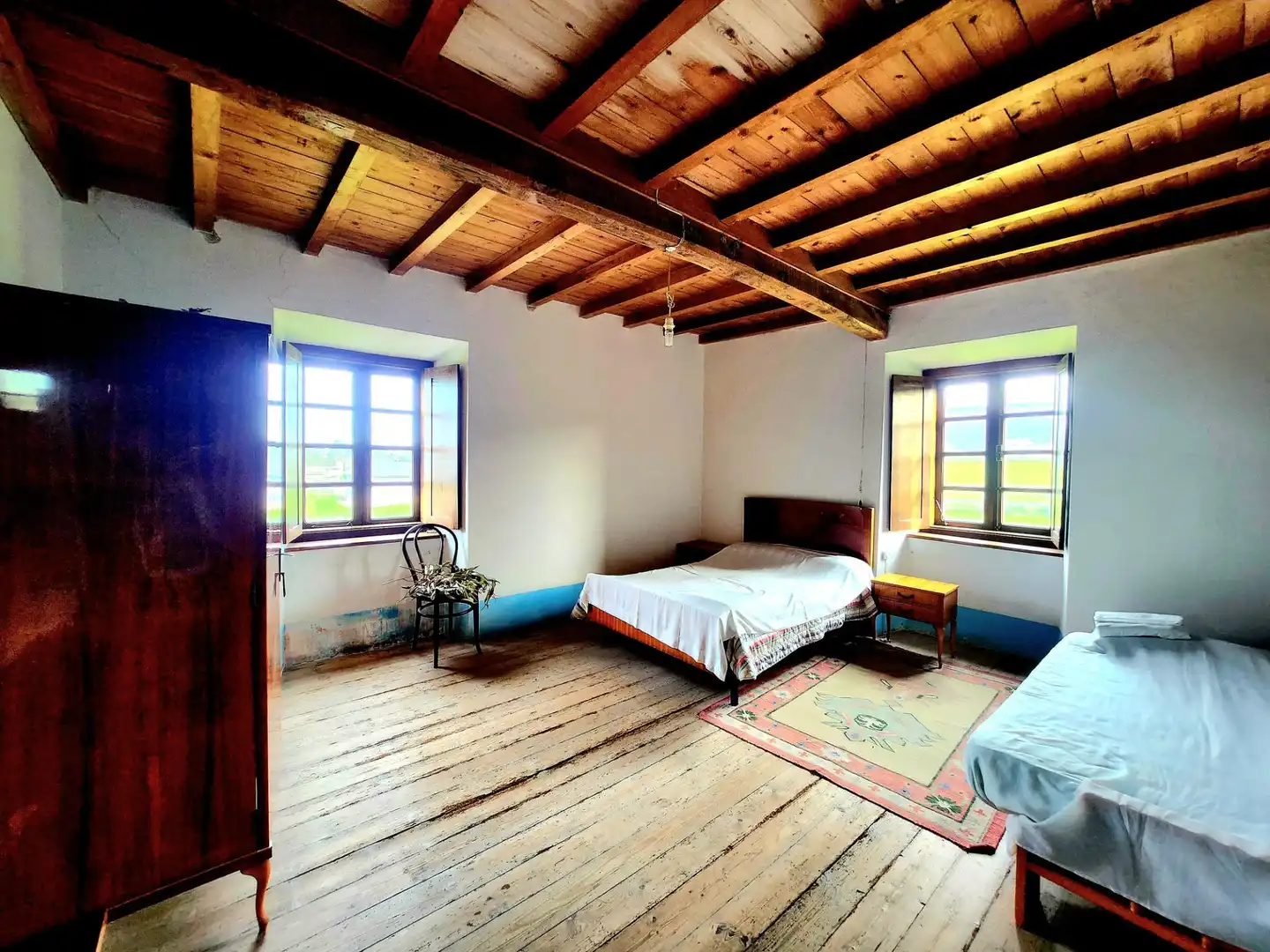 Schlafzimmer von Country house zum Verkauf in Coaña mit Privatgarten, Abstellraum und Balkon