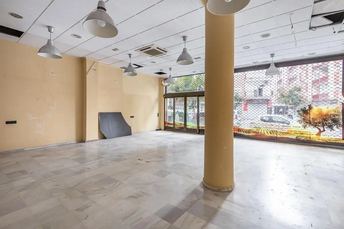 Local en venta en Granada con Aire acondicionado