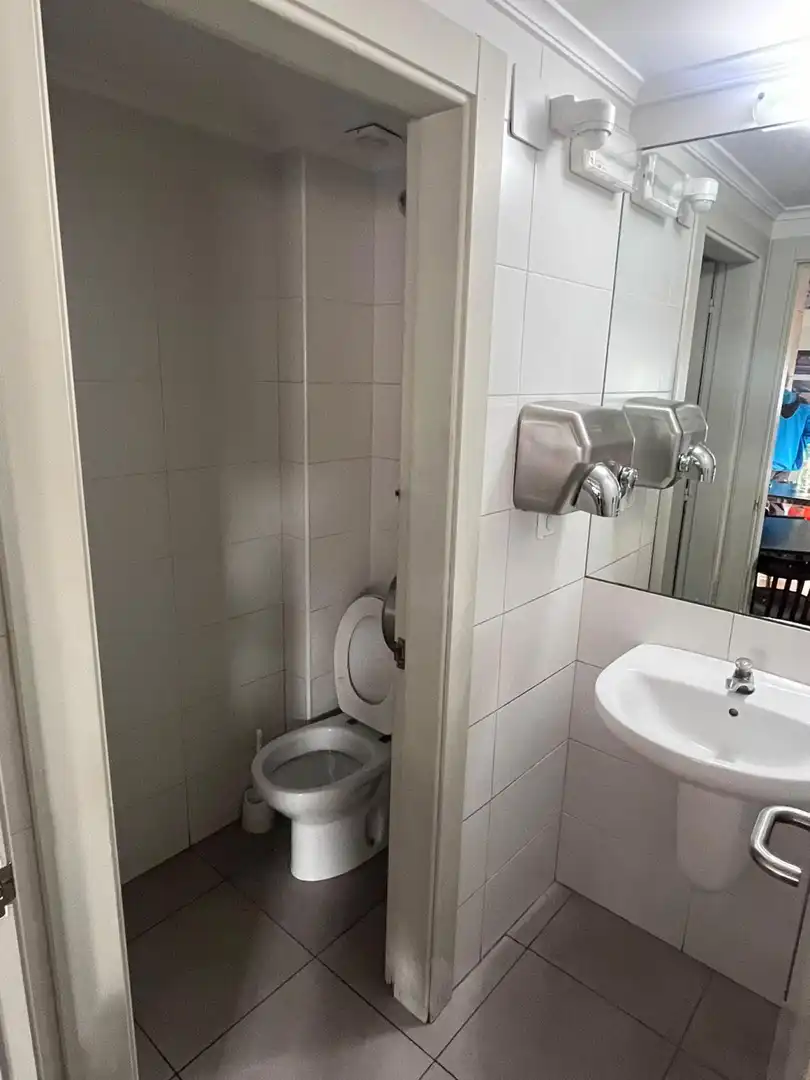 Badezimmer von Geschaftsraum zum Verkauf in  Logroño