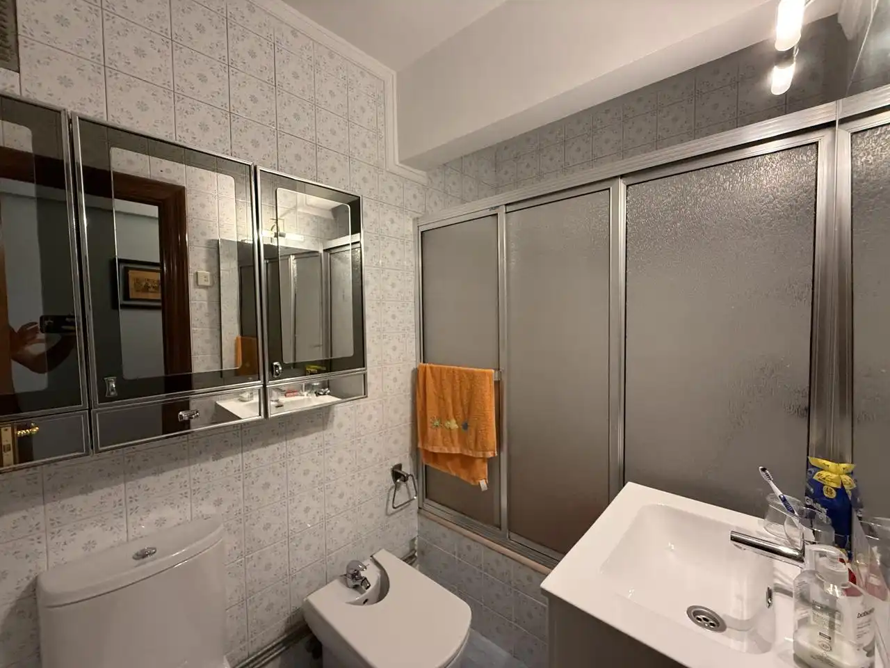 Bathroom of Flat for sale in Barakaldo   with Heating and Balcony