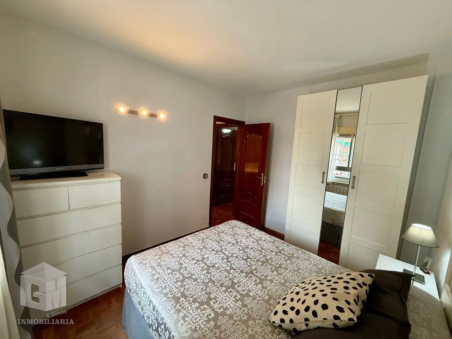 Bedroom of Flat for sale in Ensanche