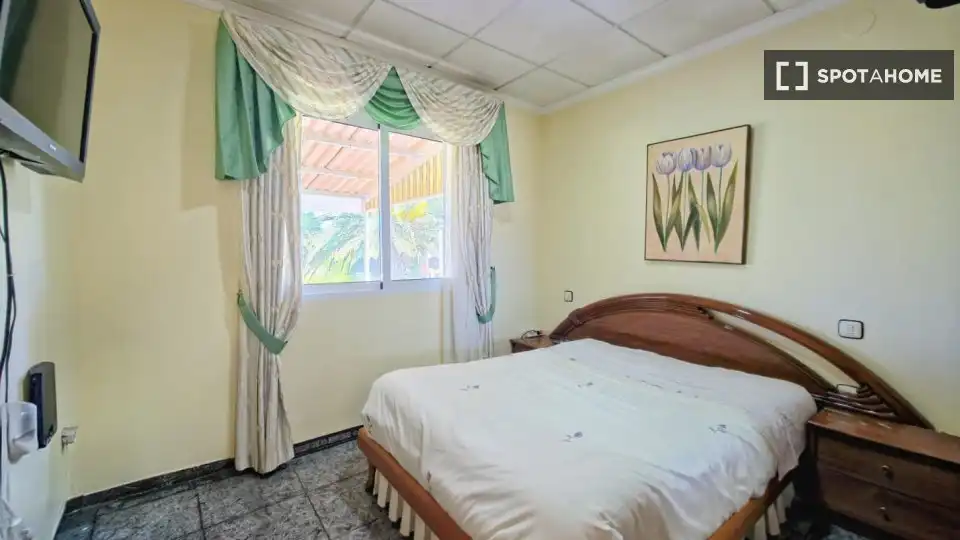 Dormitori de Apartament per a compartir en Cartagena amb Aire condicionat, Calefacció i Terrassa