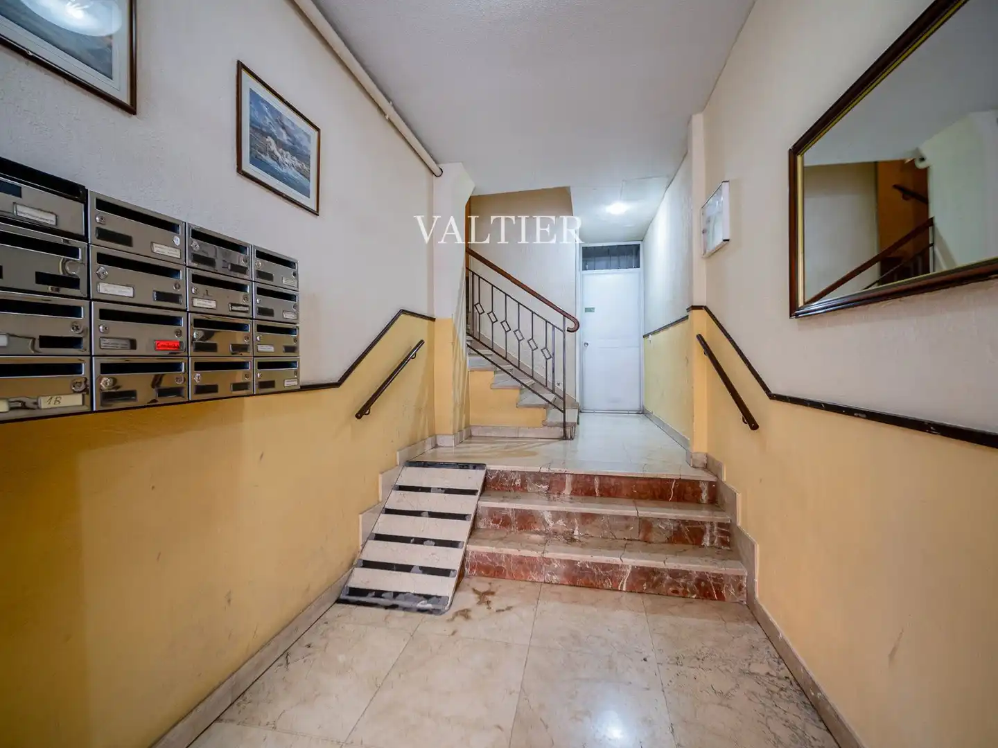Flat for rent in Madrid  with Terrace and Furnished