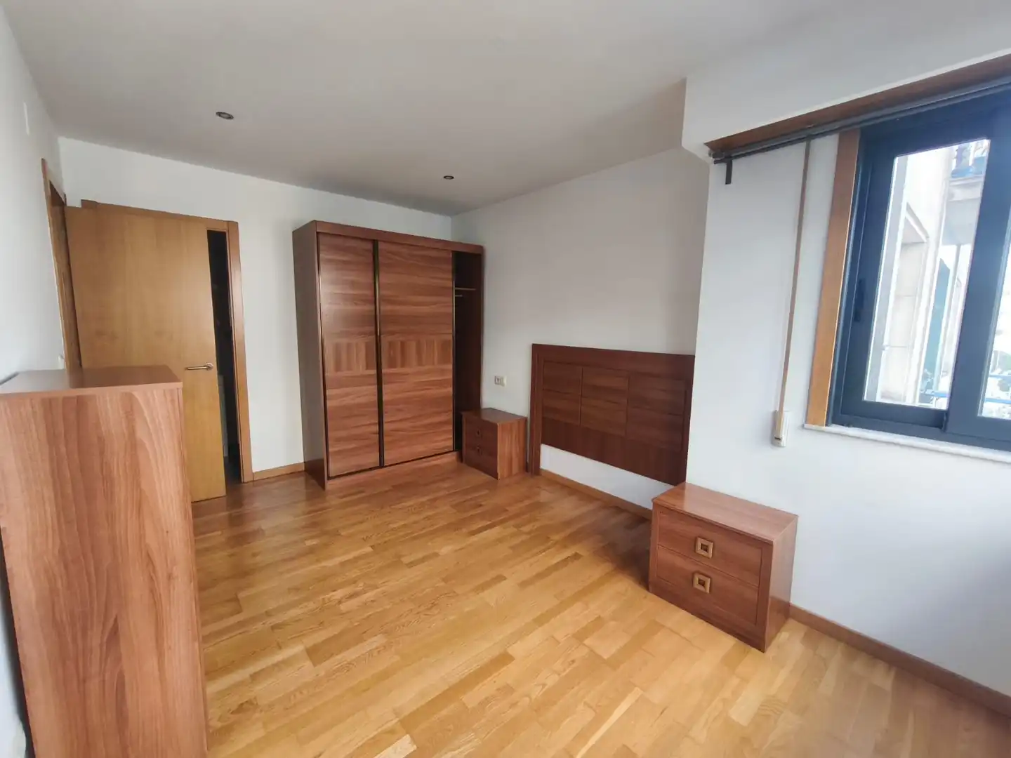 Habitación de Piso en venta en Ourense Capital  con Calefacción, Parquet y Terraza