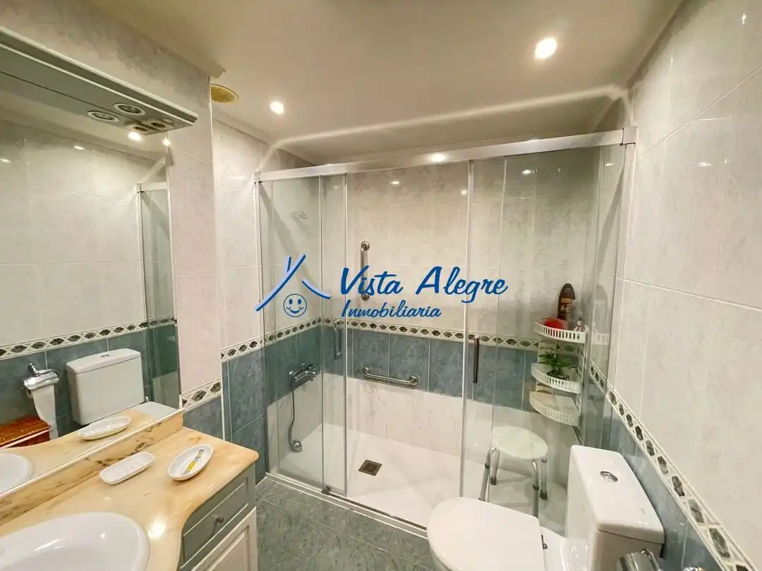 Baño de Piso en venta en Haro con Calefacción, Terraza y Trastero
