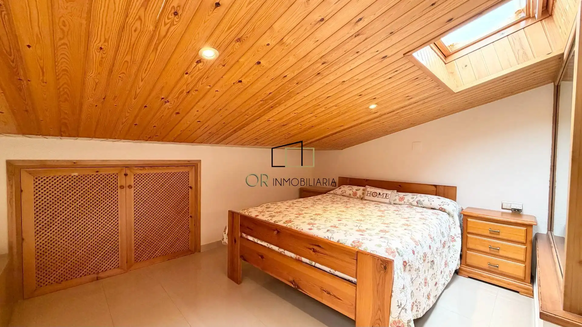 Dormitori de Casa o xalet en venda en Vilafranca del Penedès amb Aire condicionat, Calefacció i Jardí privat