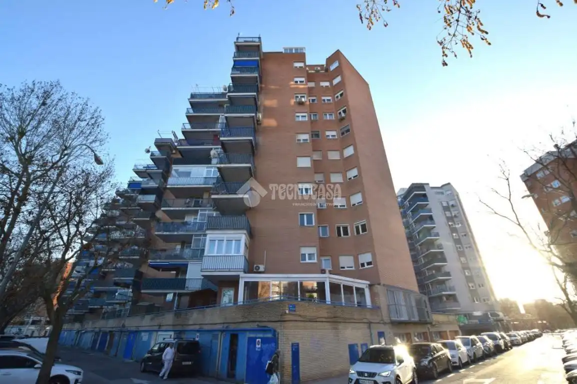 Vista exterior de Piso en venta en Fuenlabrada con Aire acondicionado, Calefacción y Trastero