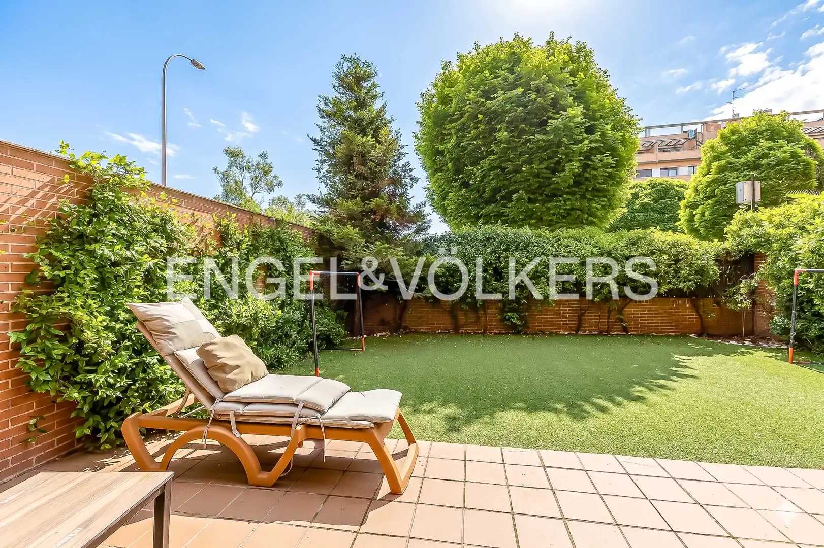 Terraza de Piso en venta en  Madrid Capital con Aire acondicionado, Calefacción y Jardín privado