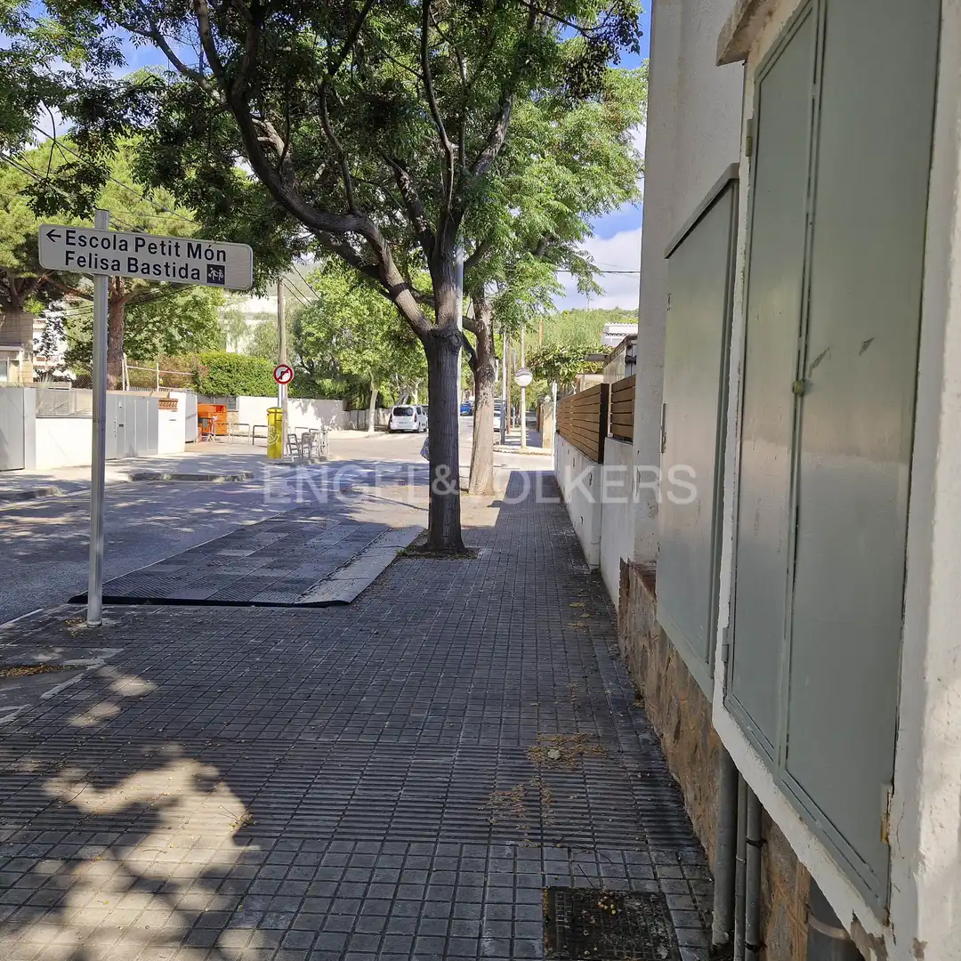 Vista exterior de Residencial en venta en Castelldefels